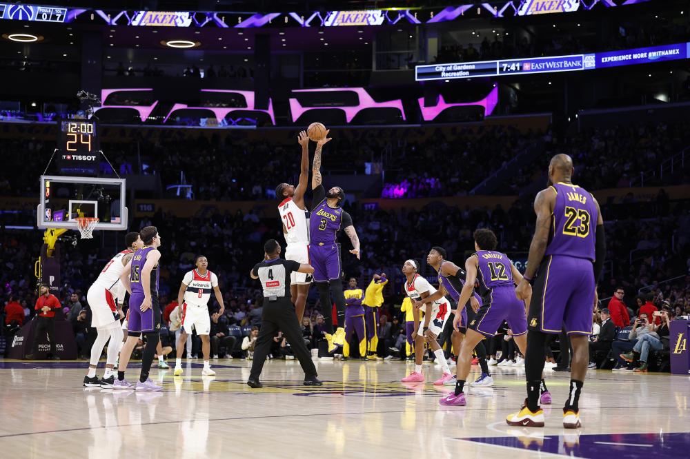 了他在中场 了他在中场