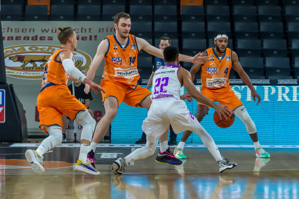 高度默契的 高度默契的