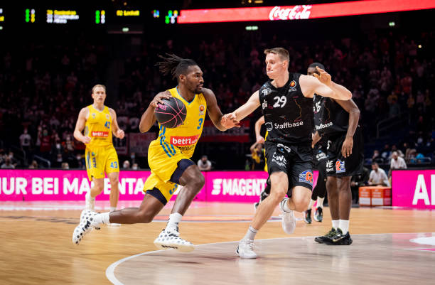 借助本场比 借助本场比